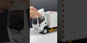 Spectacular Show from Isuzu NPR Diecast Model Truck #car #cars #diecast | Pinoy car accessories
